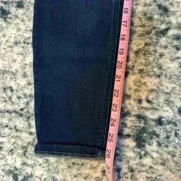 Slightly distressed, dark blue jeans - Picture 6 of 8